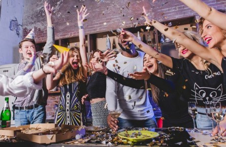 Общение в малознакомых кругах: секреты успешного начала