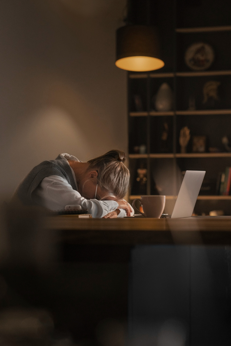 Что стоит за хронической усталостью: физическое или эмоциональное истощение?