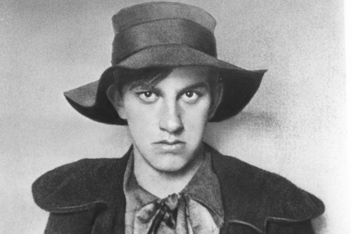 Как не повторить ошибки Маяковского в любви: уроки страсти и свободы