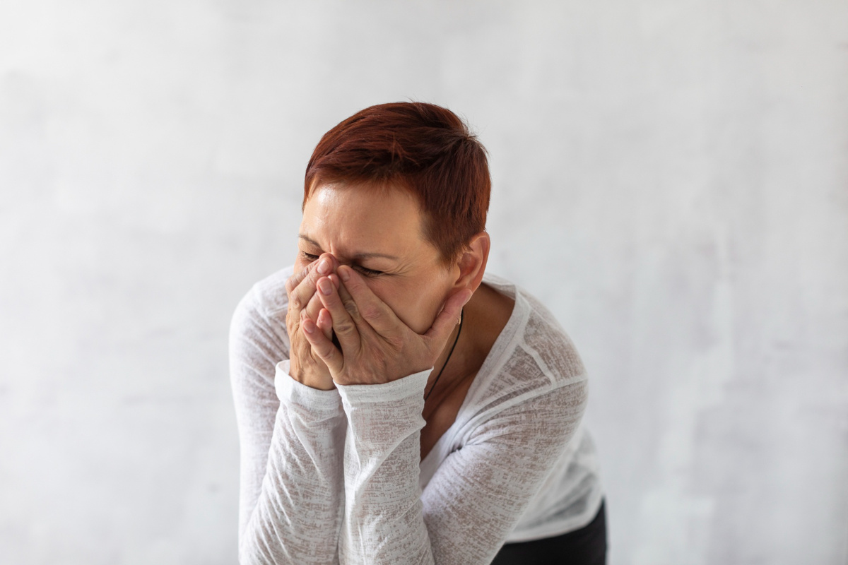 Почему слёзы без причины — это сигнал о проблемах