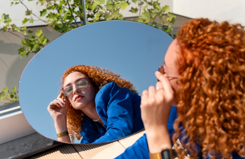 Как пауза от зеркал может изменить восприятие себя