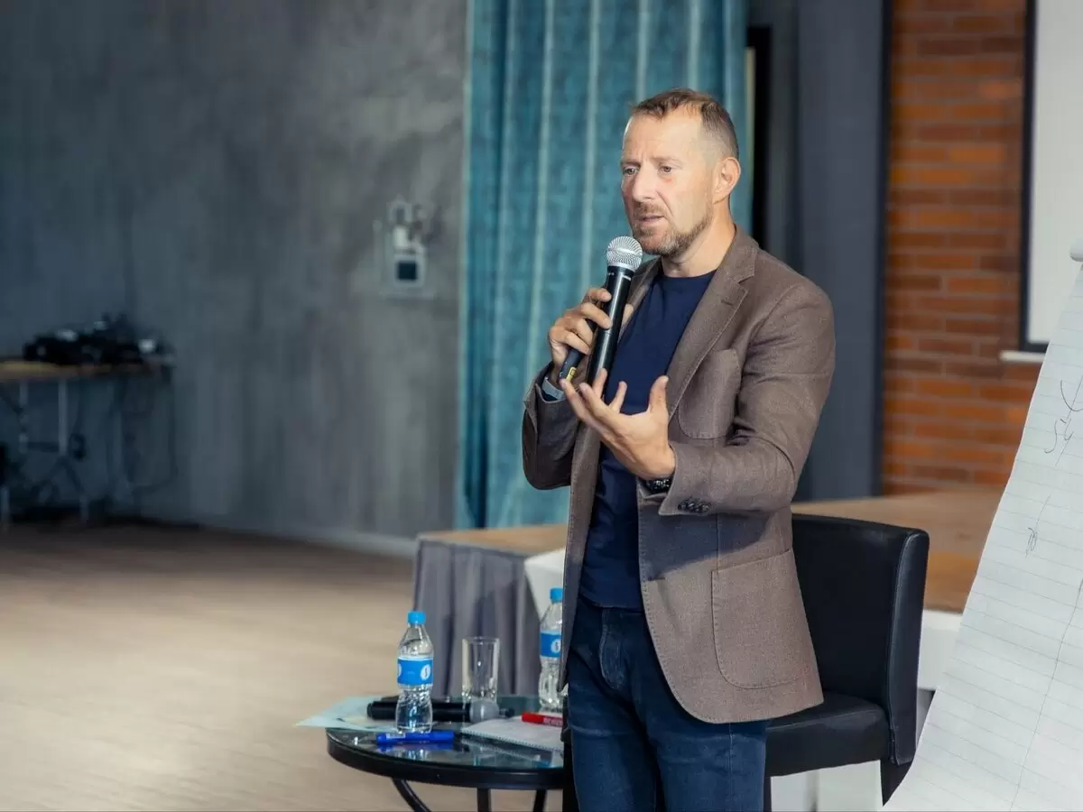 Как жестикулировать, чтобы зацепить аудиторию