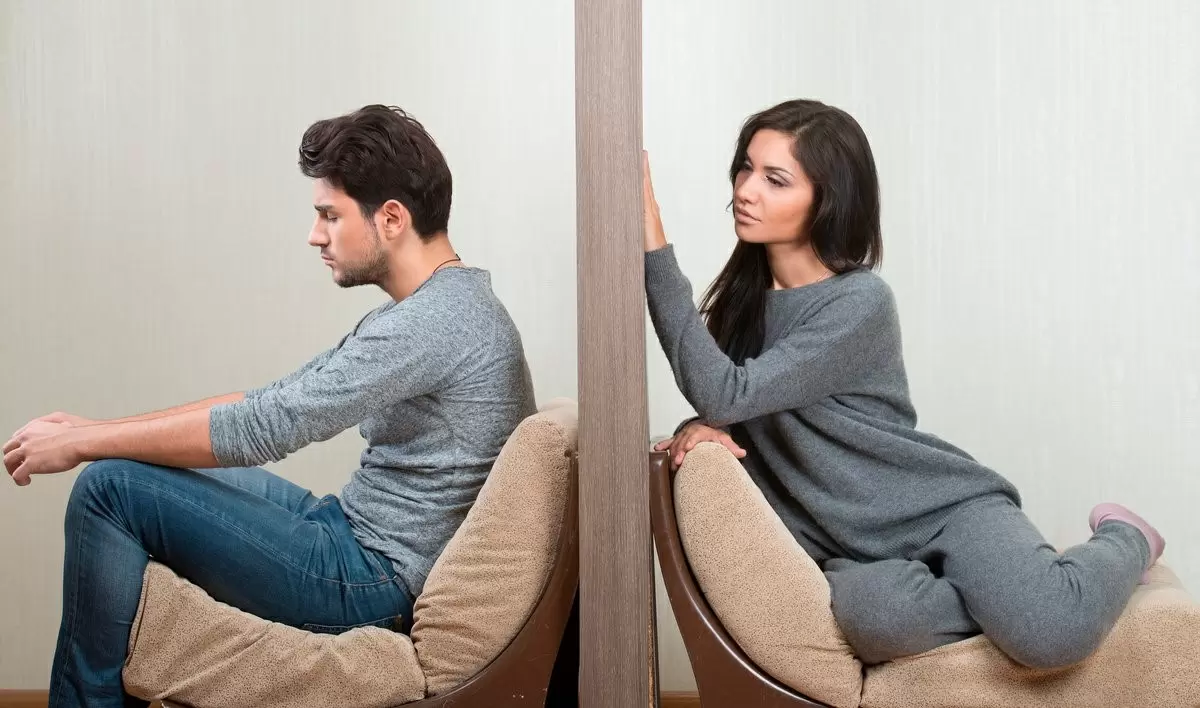 Как распознать, что эмоционально недоступный мужчина влюблён в вас